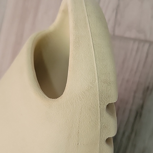 Adidas Yeezy Slide Bone - Picture 8 of 10